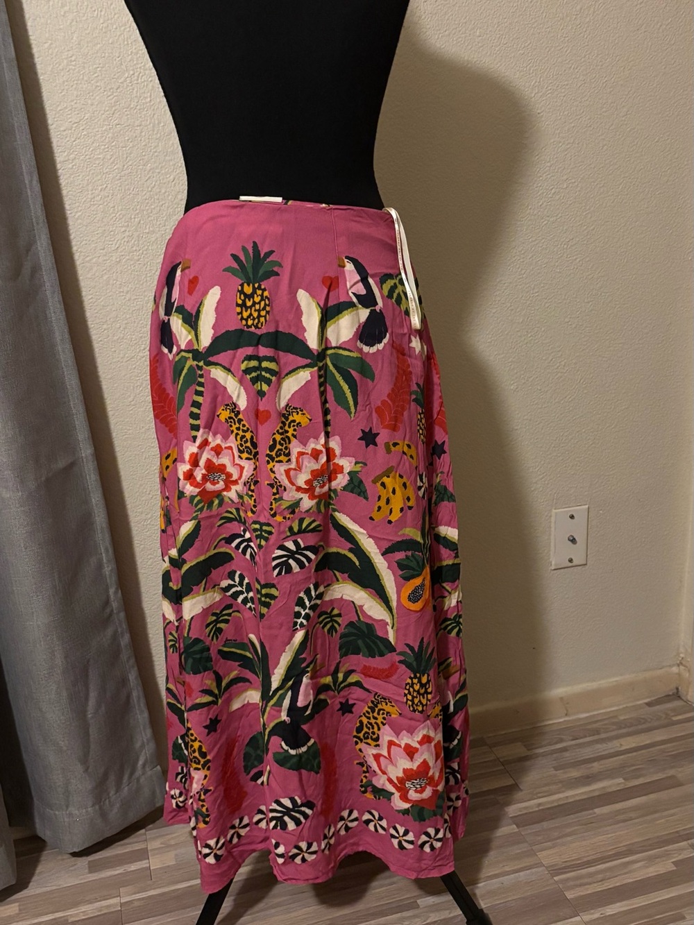 FARM Rio Pink Tropical Maxi Skirt with Green Botanical Print - Picture 5 of 12